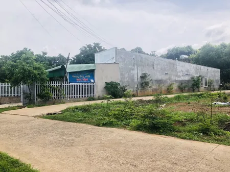SANG LẠI LÔ GÓC 2 MT 308M2 ĐẤT THỔ CƯ SHR MẶT TIỀN ĐƯỜNG LỚN CẠNH CHỢ DÂN CƯ ĐÔNG GIÁ 350 TRIỆU