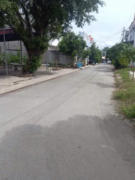 BÁN GẤP 95M2-1 TỶ 430 TRIỆU GẦN CHỢ ĐẦU MỐI -TÂN THỚI NHÌ-GỌI XEM ĐẤT