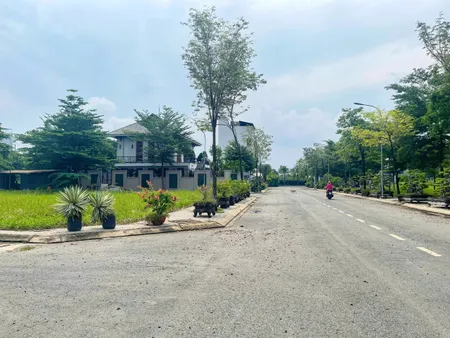 BÁN ĐẤT KDC GIA LONG RIEVERSIDE, GÓC 2 MT ĐƯỜNG CHÍNH, 141M2, GIÁ 10.8 TỶ