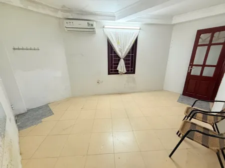 Bán nhà Đê La Thành nhỏ (Đống Đa) 31m, 5 tầng, mt 12.5m, giá 6.6 tỷ