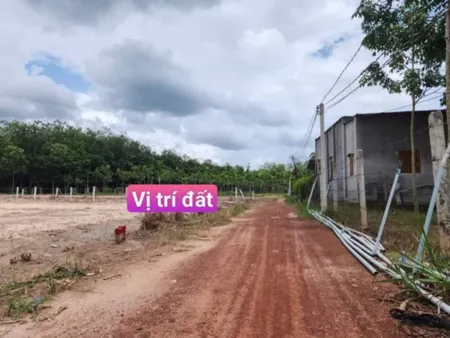 Đất mặt tiền luôn nhé ạ