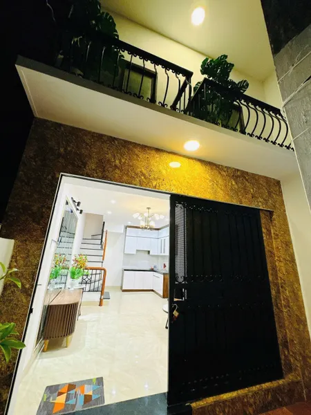 Bán nhà Đê La Thành (Ba Đình) 23/26m, 5 tầng, mt 3.6m, giá 5.39 tỷ