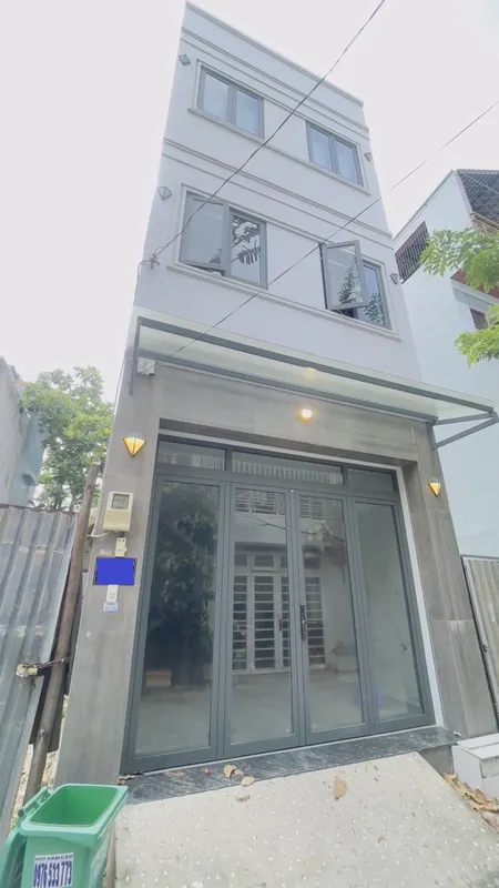 Bán Nhà ĐẸP Quận 7 cao 3 Tầng Hẻm xe hơi cần bán đi nước ngoài