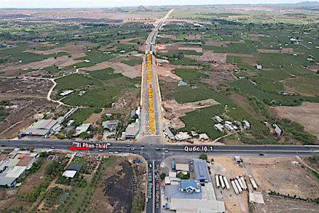 Bán 3000m2 mặt tiền đường dẫn Hàm Kiệm/ Tiến Thành - quy hoạch ONT - giá 2 triệu/m2. LH: 0974090487