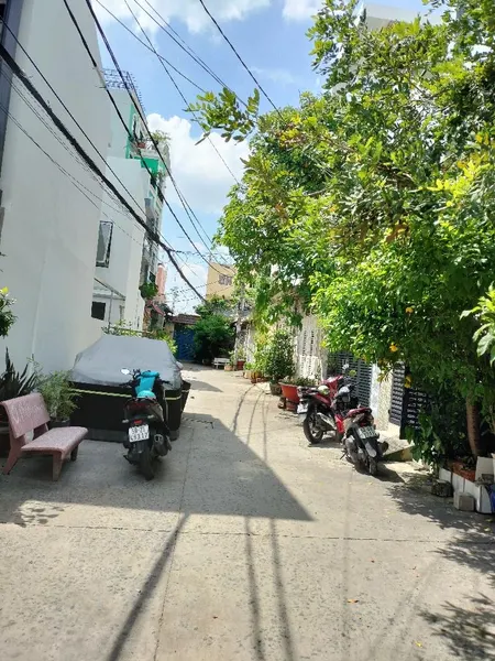 Bán nhà Hẻm xe hơi tránh nhau giáp ngay Quận 1, 3 Tầng nội thất ĐẸP