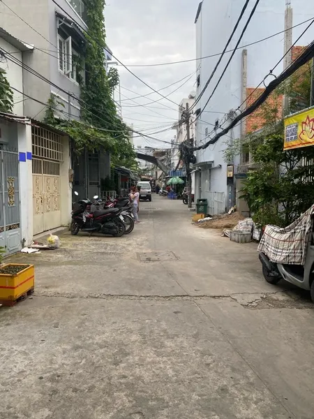 Nhà ĐẸP rộng thoáng, xe hơi đỗ cửa 2 Tầng Quận 8, liền kề Quận 1