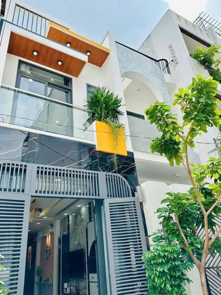 GẦN CỔNG SAU SÂN BAY & Chợ Phạm Văn Bạch TÂN BÌNH  BÁN 2.5 TỶ