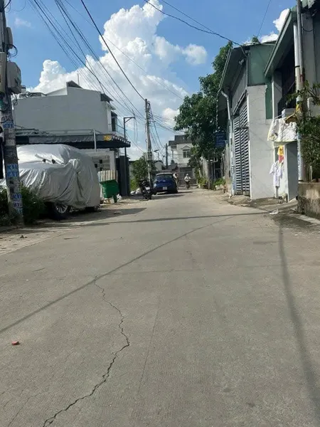 Đất khu 8 Phú Hoà thủ dầu một , Đường Bê tông 4m thông , dân kín..,vị trí gần chợ , trường học  Dt 5 x 31= 157m2 thổ cư 70m2 Giá 3ty150 có bớt