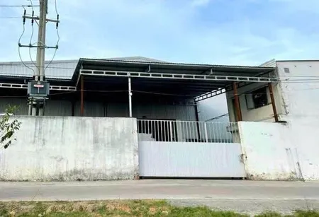 bán xưởng ngộp ngay đường tỉnh lộ 9 gần chợ gà đức hoà long an