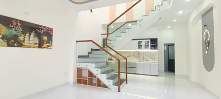 Nhà 2 tầng mới xây xong, có giấy phép xây dựng