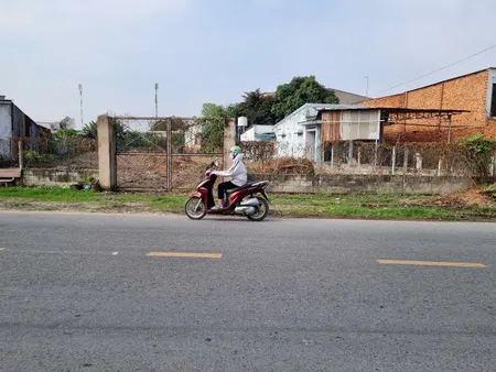 (B438) Đất mặt tiền Sông Lu (gần Tỉnh Lộ 8), xã Hòa Phú, dt 1.607m2, thổ cư 900m2, giá 16tr/m2