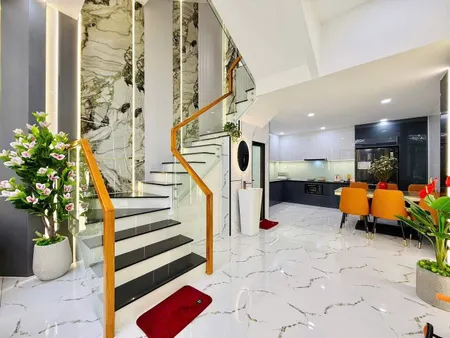 Đi Nước ngoài Cần Bán Gấp, giảm 500tr chỉ còn 2tỷ250 nhà đường Thành Thái Quận 10, HXH 5m, LH 0903164694
