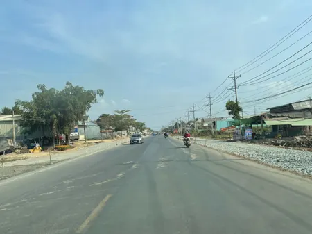 SANG LỖ NỀN ĐẤT 1000M2 THỔ CƯ SHR MT ĐƯỜNG LỚN CẠNH CHỢ ỦY BAN GIÁ 480 TRIỆU