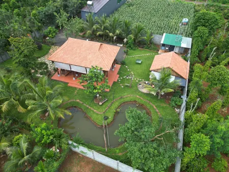 Cần nhượng lại 1 căn nhà vườn 2 mặt tiền trước sau nhiều tâm huyết tại thị trấn Eapok huyện Cumgar