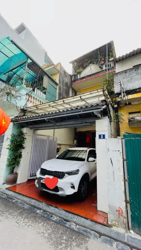 Nhà 2,5 tầng, 154m2 nhà mặt ngõ, oto vào nhà, 18t2