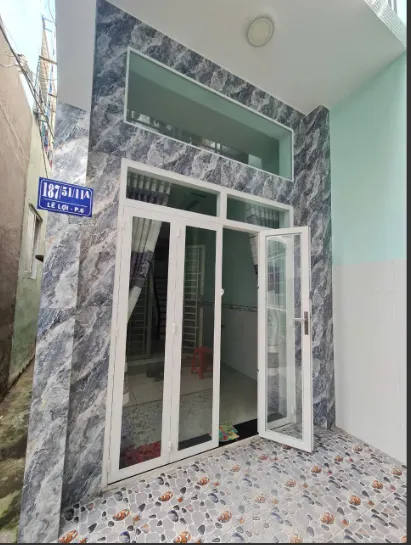 BÁN NHÀ 1 TRỆT 1 LẦU MỚI ĐẸP HẺM LÊ LỢI