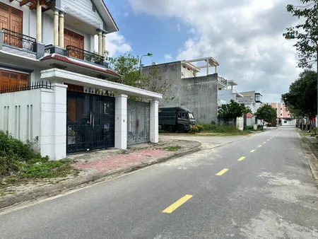 Bán đất Biệt Thự Tây Phan Đình Phùng 183m² 2.9 tỷ tại Phường Nghĩa Lộ Thành phố Quảng Ngãi