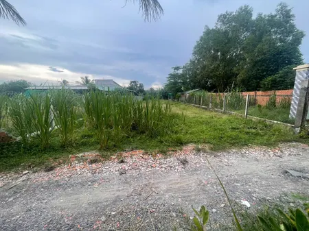 Bán đất gần đường Hồ Chí Minh 266m2 và 268m2 giá 550tr SĐT: 0394694404