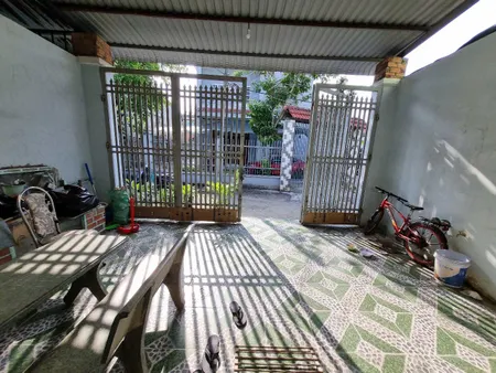 (S565) Bán nhà xã Tân Thạnh Đông, dt đất 102m2, full thổ, nhà  1 trệt, 1 lầu, giá 2 tỷ 100