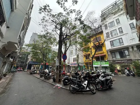 BÁN NHÀ PHÂN LÔ VIP NGUYÊN HỒNG,  7 TẦNG THANG MÁY - Ô TÔ TRÁNH - VỈA HÈ - KINH DOANH,