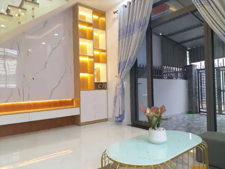 Nhà trệt lầu full nội thất sân ôtô 7 chỗ sát bên trường cấp 2 phú hòa