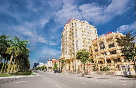 Cần bán nhanh khách sạn 4 sao trung tâm khu du lịch Đông Hùng Thắng