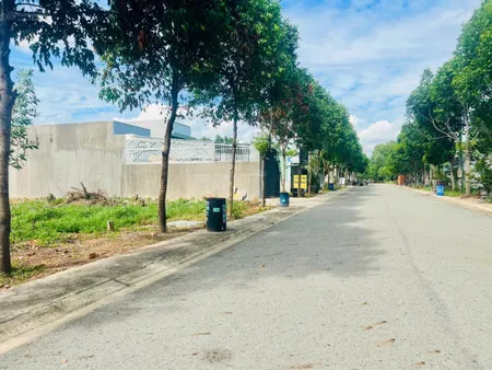 Bán lô đất cực đẹp Giá 1.1 Tỷ nằm ngay KĐT Mỹ Phước 3, Thới Hò, Bến Cát, sổ riêng.