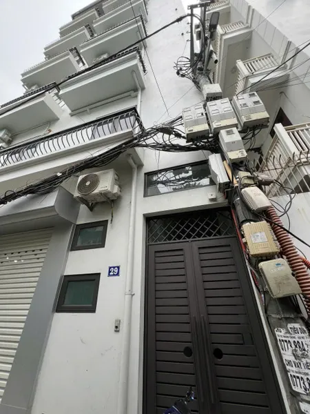 Do điều chuyển công việc nên pass gấp phòng 25m2 tại ngõ 640 Nguyễn Văn Cừ, Gia Thuỵ, Long Biên
