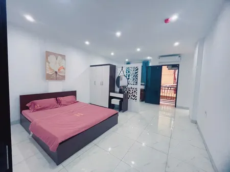 Bán nhà Đường Láng (Đống Đa) 94m, 7 tầng, mt 9.2m, giá 18.8 tỷ