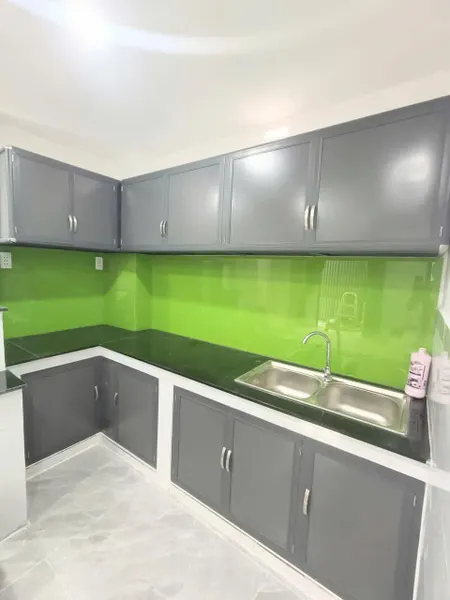 Bán nhà mới xây xịn xò - Nhà 1 trệt 1 lầu 2pn 2wc,  NGAY NGÃ TƯ THUE ĐỨC