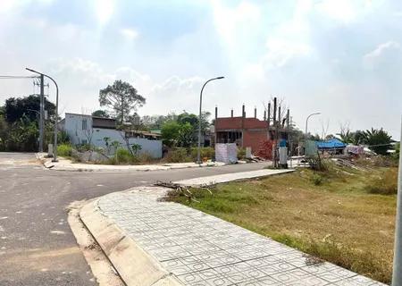 Ngôp ngân hàng : Bán đất mặt tiền đường nhựa 16m khu tái định cư Tuy Hòa, gần biển Phú Lâm