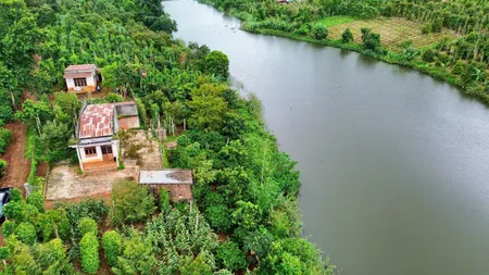 Đất giáp hồ lại có thổ cư diện tích gần 500m2 sẵn 60 đến 80m2 thổ cư phù hợp làm nhà vườn nghỉ dưỡng hoặc farm ở Cuwmgar-Đắk Lắk