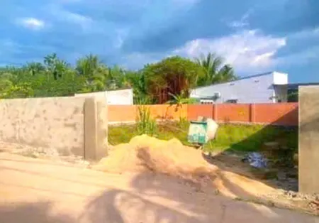 Cần Bán Gấp Mảnh Đất Phủ Hồng, Đường Bê Tông To Khu Dân Cư, Gần Trường Học , UBND Bàu Trâm