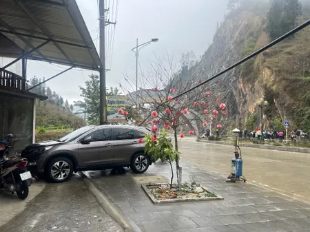 Cho thuê nhà tại cổng chào Lũng Cú