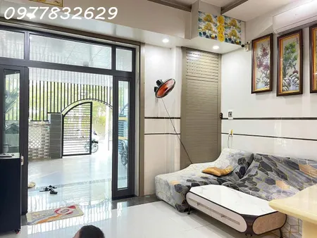Bán nhà đường D Tân Bình - TX LaGi KDC SGHT để lại toàn bộ nội thất