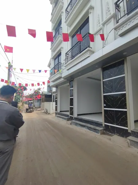 Nhà Đẹp Ở Ngay Phụng Châu - 36M2 - Ô Tô Đỗ Cửa - Nhỉnh 2 Tỷ