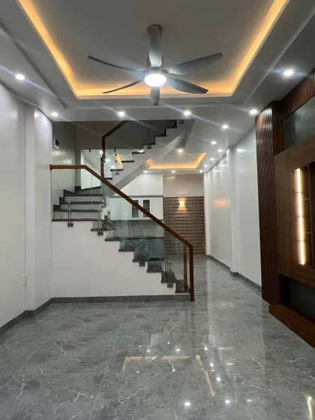 Bán nhà 3 tầng độc lập mới xây xong.