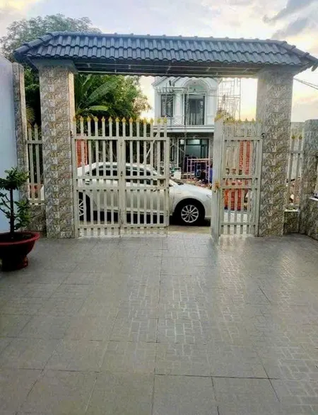 Nhà trệt lầu mái thái đẹp Tân An