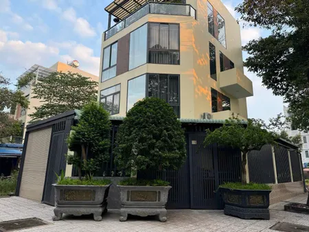 Bán biệt thự góc 2MT khu dân cư phường cát lái quận 2