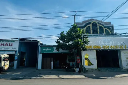 SỞ HỮU ĐẤT ĐẸP Tặng Luôn NHÀ Giá Yêu Thương  -Vị Trí Tại : Mặt Tiền tiền đường lớn 21/8 ( QL 27A)