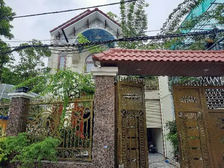 BIỆT THỰ SÂN VƯỜN 190M² – 2 TẦNG 4PM – HẺM 6M –1/ LÊ LỢI, TT HÓC MÔN