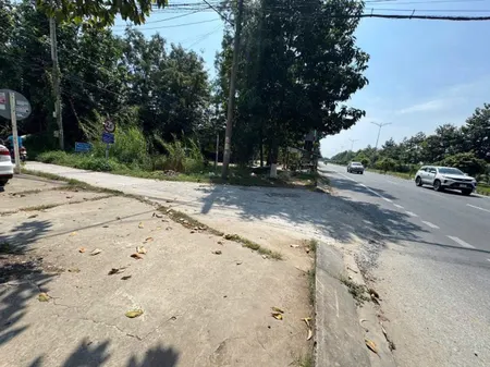 NỀN HỮU ĐỊNH ĐƯỜNG 2,5 TẤN GẦN ĐƯỜNG HUỲNH TẤN PHÁT