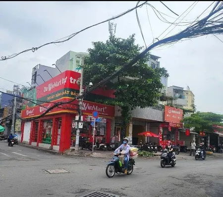 Do tình hình sức khỏe yếu chính chủ cần sang nhượng quán
