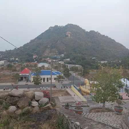 * cần bán lô đất gần văn phòng dự án đại phúc