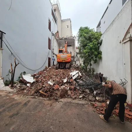 Gì? 40m2 ô tô tránh tại Đặng Xá, Gia Lâm mà chỉ 3 tỷ x thôi á? Lh 0989894845 để biết chi tiết.