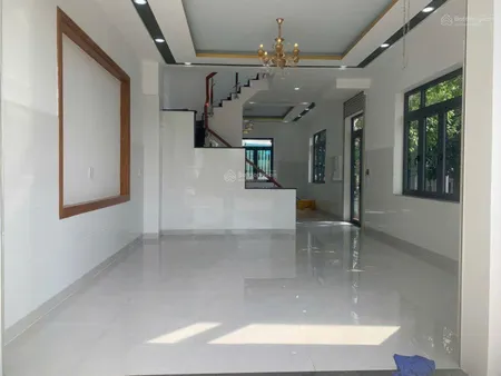 Bán nhà mặt phố Hoàng Nam 5, Dĩ An, Bình Dương. Giá rẻ chỉ 2.5 tỷ, DT 78,9 m2, nhiều tiện ích đẹp
