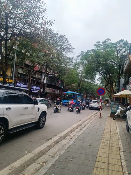 Cho thuê Mặt Bằng KD Bia, Gym, Studio Phố Tô Hiệu 250m2, 2 tầng, vào được ngay