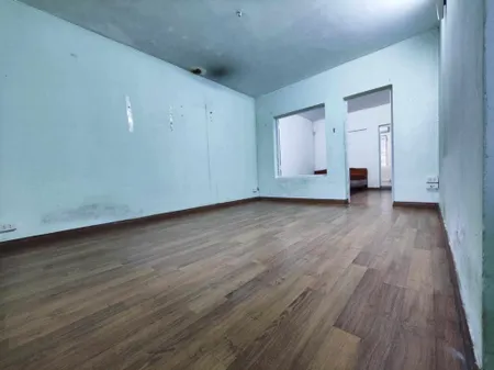Cho thuê căn hộ tập thể Ngọc Khánh, Ba Đình, DT 65m2 rộng thoáng, 2 ngủ ở luôn