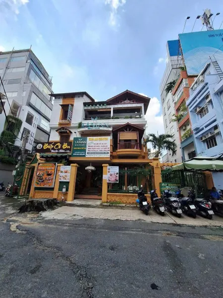CHO THUÊ BIỆT THỰ LIỀN KỀ PHÚ NHUận, NG.VĂN TRỖI - 256M2 - GIÁ HỜ 200 TRIỆU/THÁNG - SỔ ĐỎ CHÍNH CHỦ