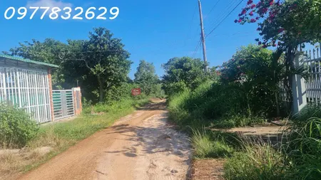 Bán 1000m2 đất ONT Tân Phước - TX LaGi tặng nhà cấp 4 giá ngộp 1.8 tỷ